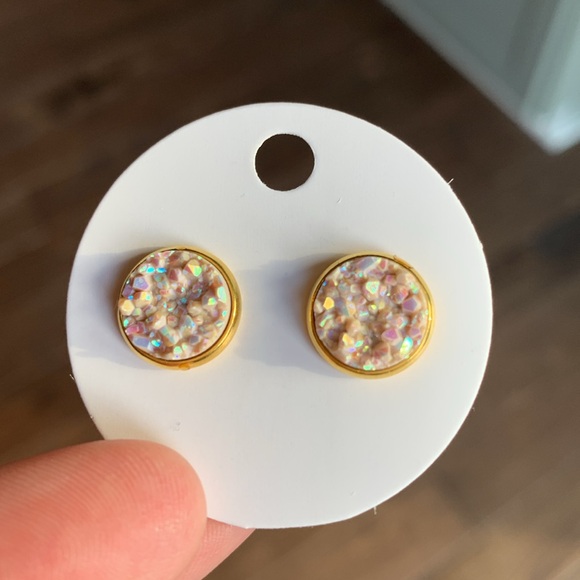 10mm Neutral Druzy Studs - Picture 1 of 2